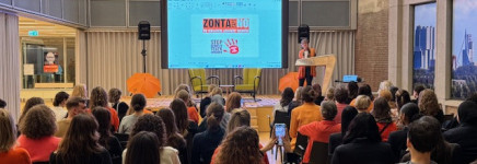 Orange the world van start in Rotterdam